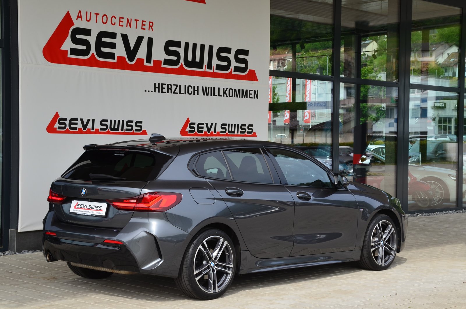 BMW 118i M Sport Steptronic*Frisch ab MFK,1 Jahr oder 20000k, Benzin, Occasion / Gebraucht, Automatik - 5