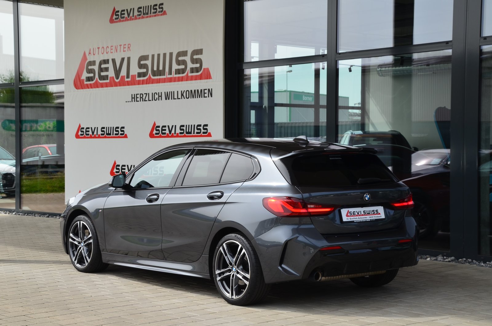 BMW 118i M Sport Steptronic*Frisch ab MFK,1 Jahr oder 20000k, Benzin, Occasion / Gebraucht, Automatik - 7