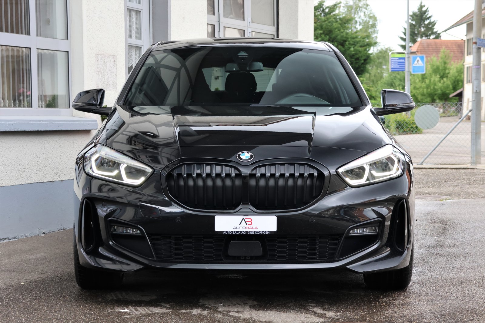 BMW 118i M Sport Steptronic, Benzin, Occasion / Gebraucht, Automatik - 2