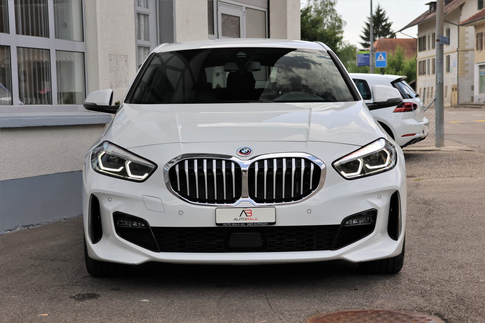 BMW 118i M Sport Steptronic, Benzin, Occasion / Gebraucht, Automatik - 2