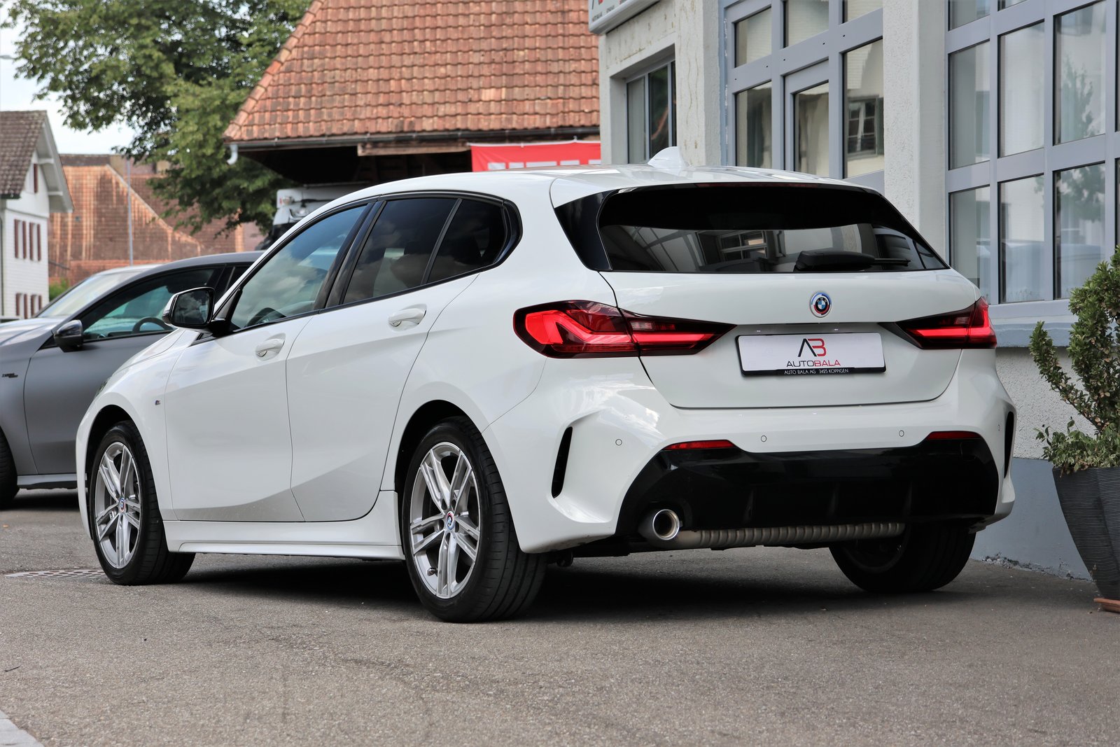 BMW 118i M Sport Steptronic, Benzin, Occasion / Gebraucht, Automatik - 3