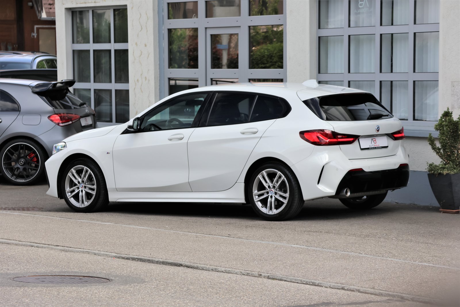 BMW 118i M Sport Steptronic, Benzin, Occasion / Gebraucht, Automatik - 5