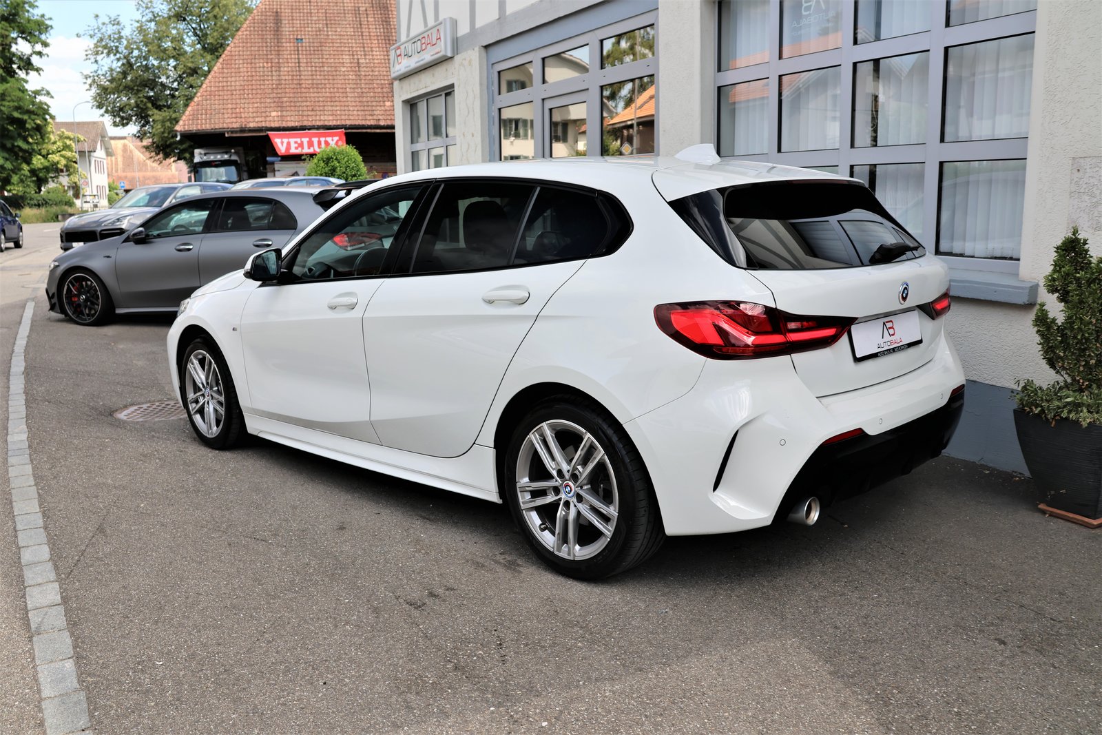 BMW 118i M Sport Steptronic, Benzin, Occasion / Gebraucht, Automatik - 7