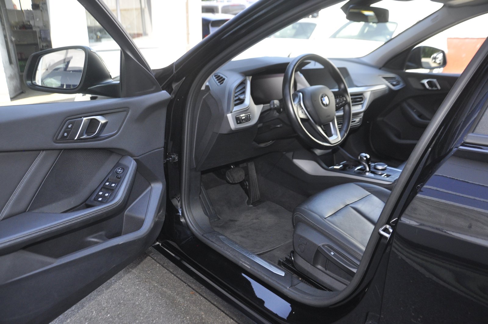 BMW 118i Steptronic, Benzin, Occasion / Gebraucht, Automatik - 4