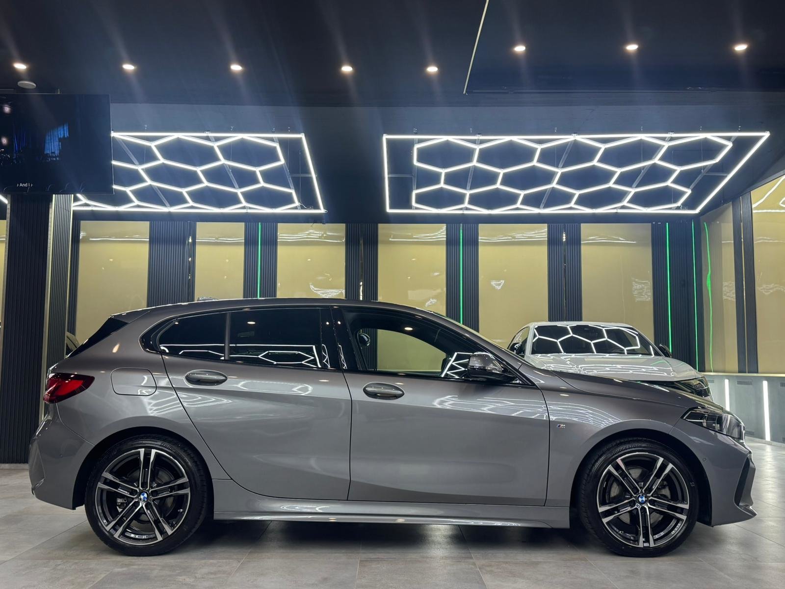 BMW 118d Steptronic M Sport, Diesel, Occasion / Utilisé, Automatique - 4