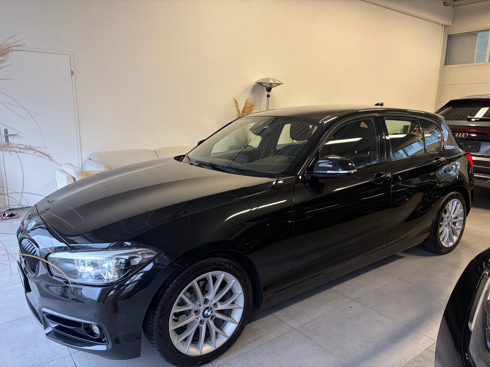 BMW 118i Edition Sport Line Steptronic