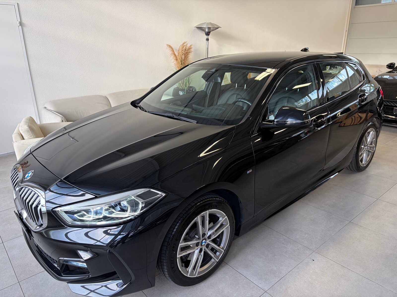 BMW 118i Steptronic M Sport, Petrol, Second hand / Used, Automatic