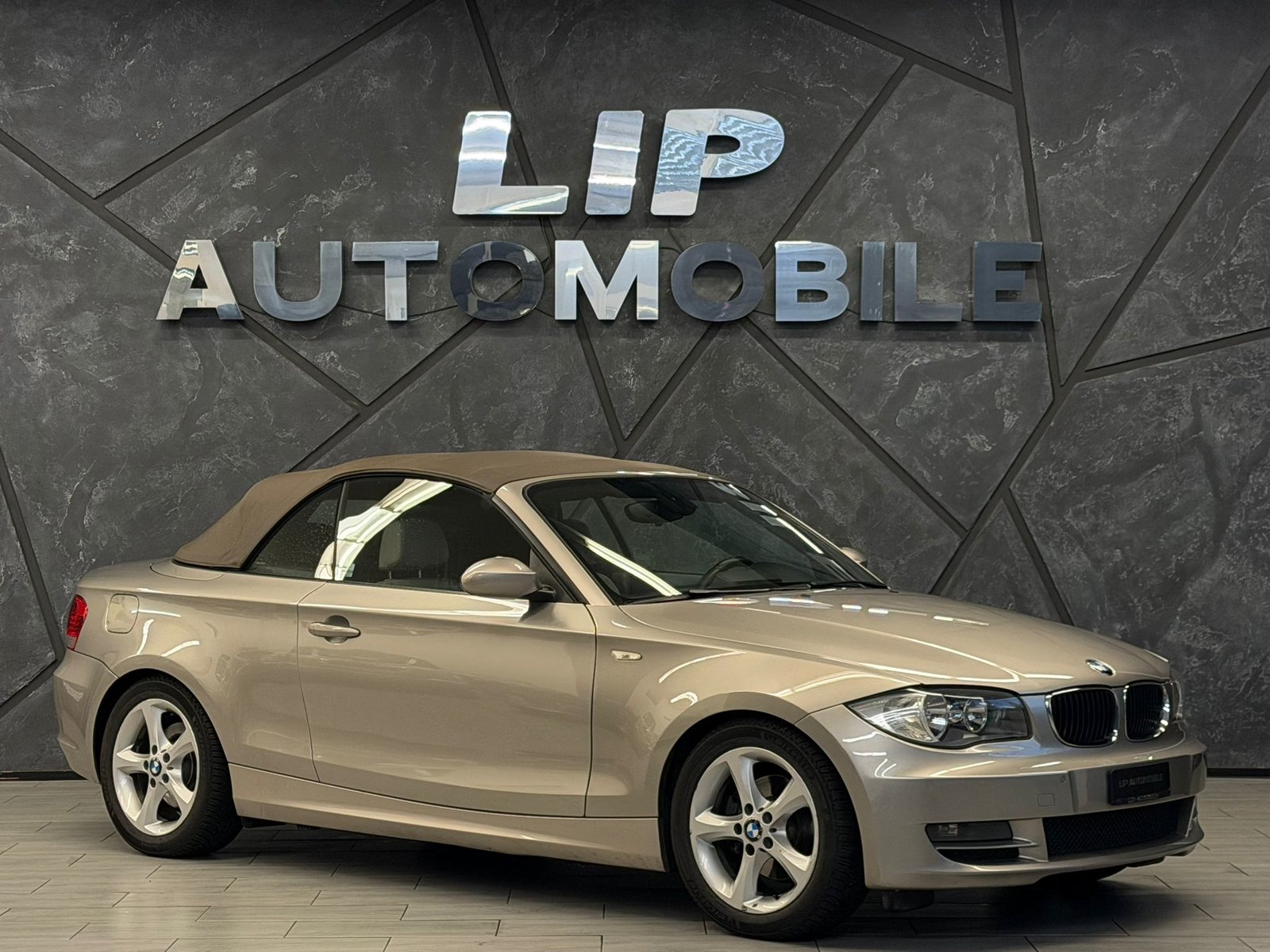 BMW 120i Cabrio Steptronic, Petrol, Second hand / Used, Automatic - 3