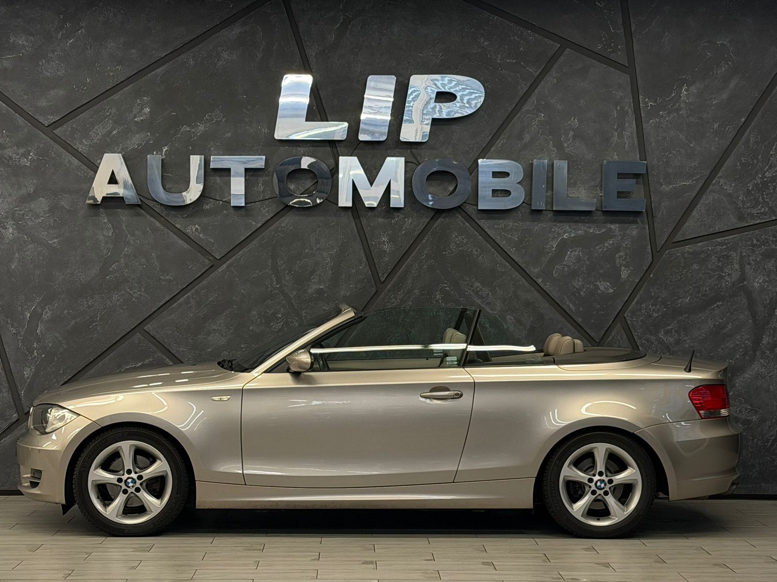 BMW 120i Cabrio Steptronic, Petrol, Second hand / Used, Automatic - 5