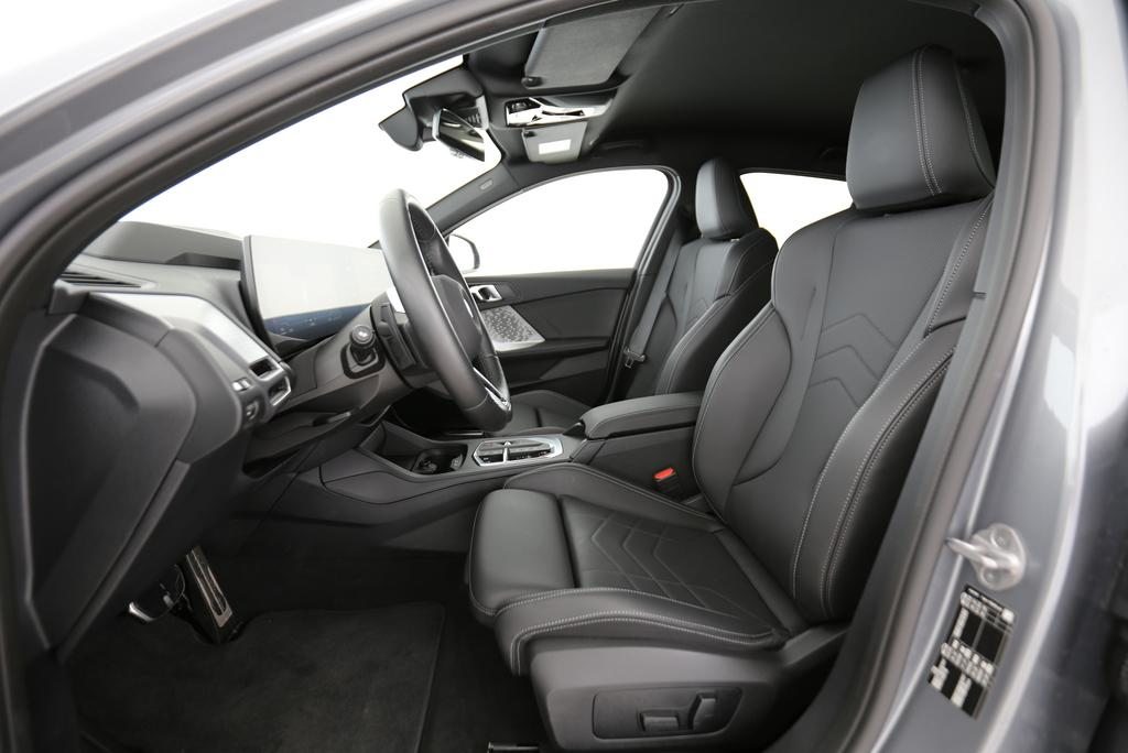 BMW 120i, Mild-Hybrid Petrol/Electric, Second hand / Used, Automatic - 3