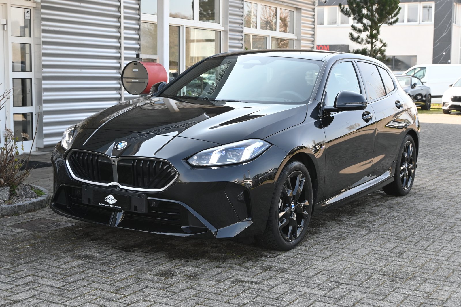 BMW 120i M Sport Plus Steptronic + Werksgarantie + Top Ausst, Petrol, Second hand / Used, Automatic - 2