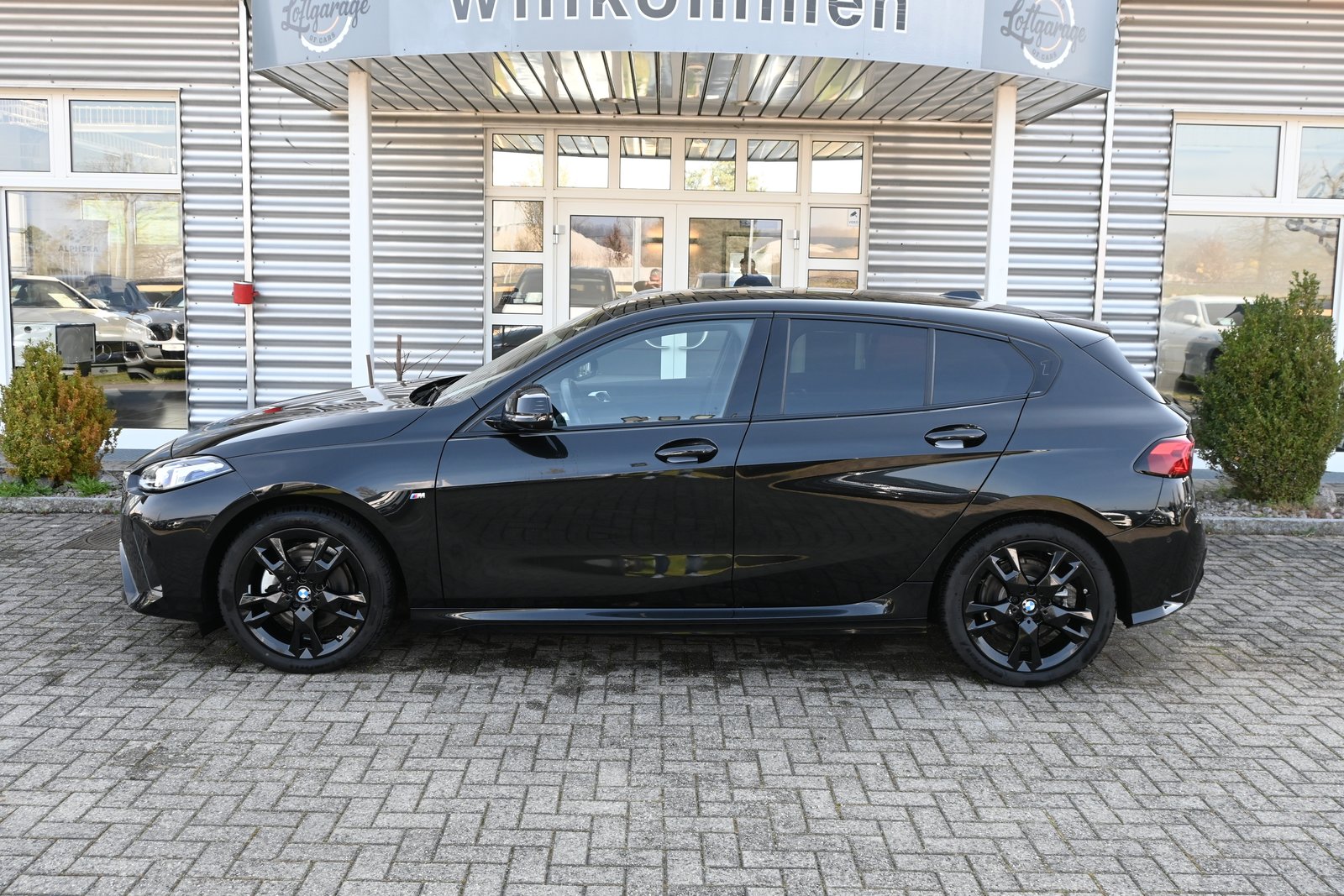BMW 120i M Sport Plus Steptronic + Werksgarantie + Top Ausst, Petrol, Second hand / Used, Automatic - 5