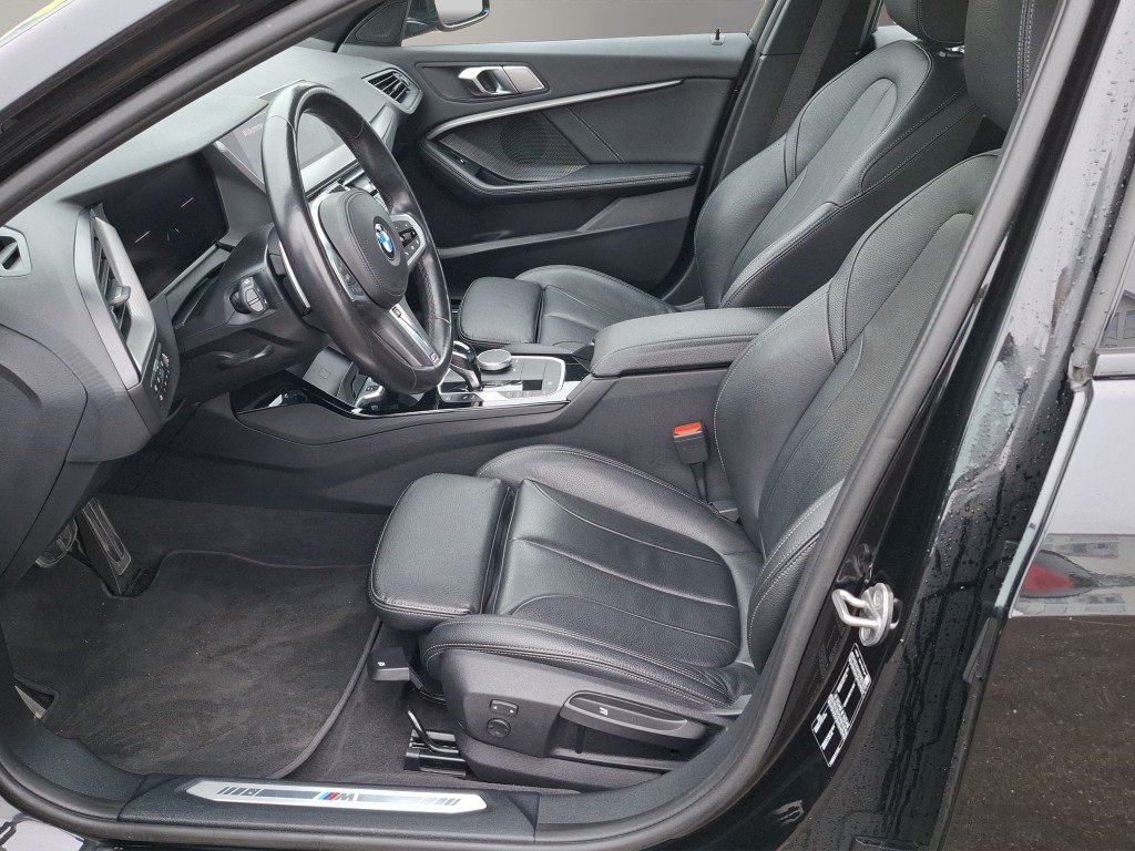 BMW 120i SDKG M-Sport, Petrol, Second hand / Used, Automatic - 4