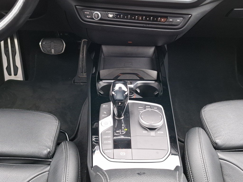BMW 120i SDKG M-Sport, Petrol, Second hand / Used, Automatic - 5