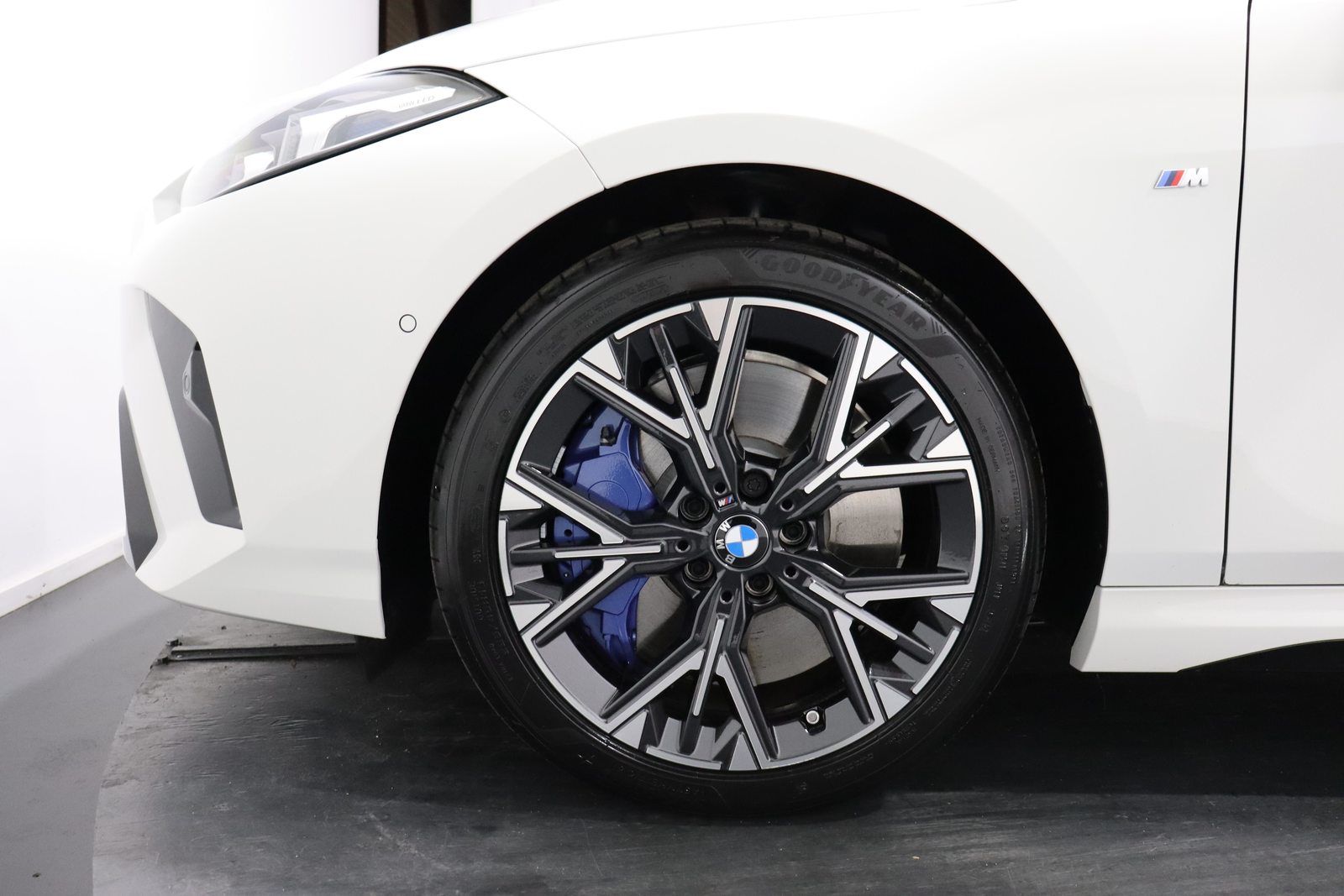 BMW 120i, Hybride Léger Essence/Électricité, Occasion / Utilisé, Automatique - 7