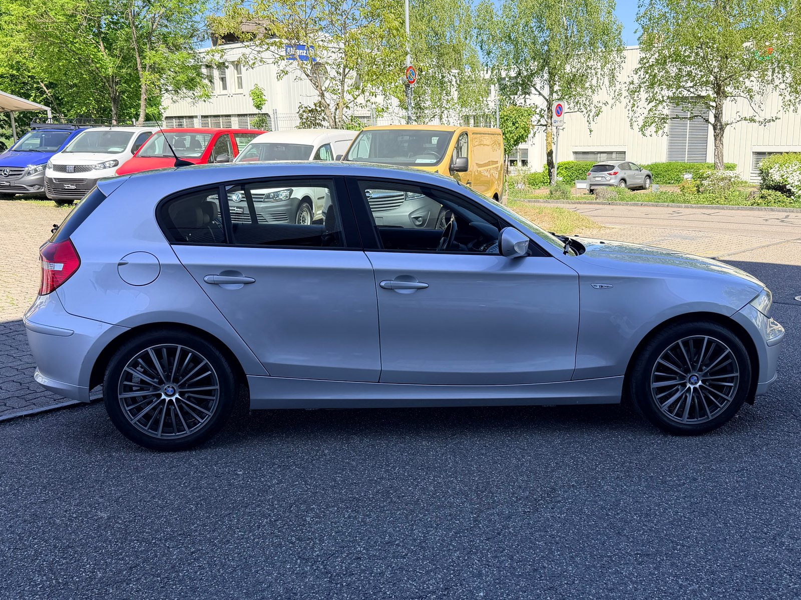 BMW 120i Steptronic, Benzin, Occasion / Gebraucht, Automatik - 2