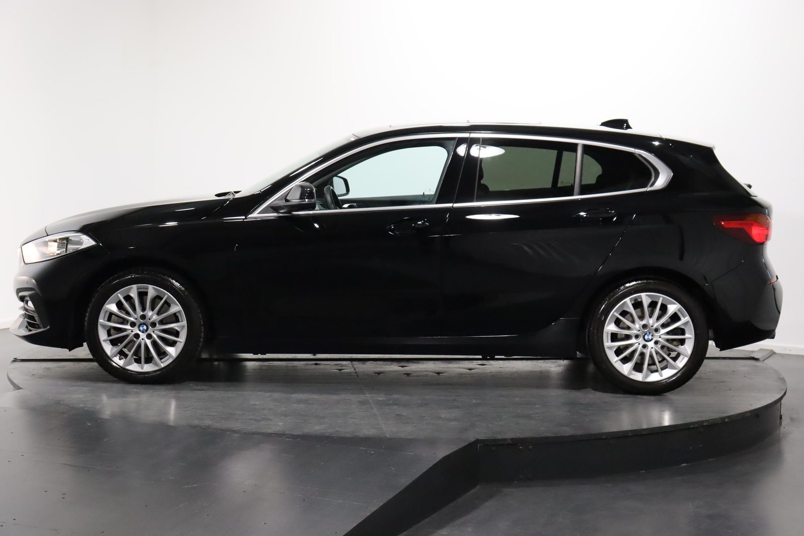 BMW 120i SDKG, Benzin, Occasion / Gebraucht, Automatik - 2