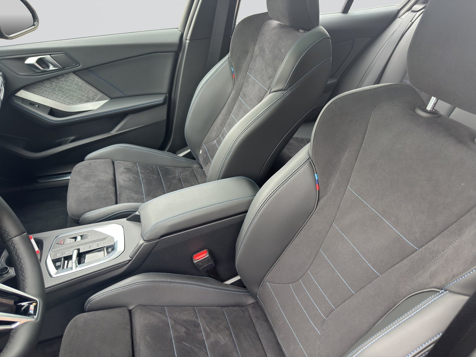 BMW 120 i M Sport Steptronic, Benzin, Occasion / Gebraucht, Automatik - 7