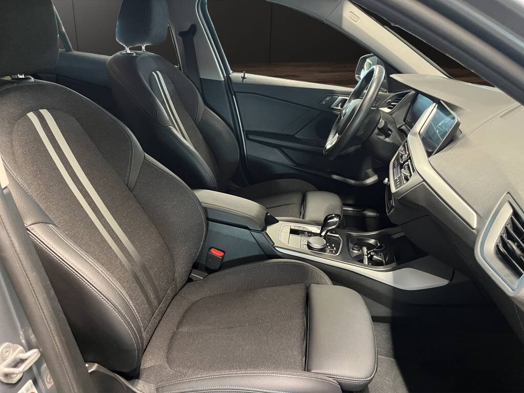 BMW 120i Steptronic, Benzin, Occasion / Gebraucht, Automatik - 7