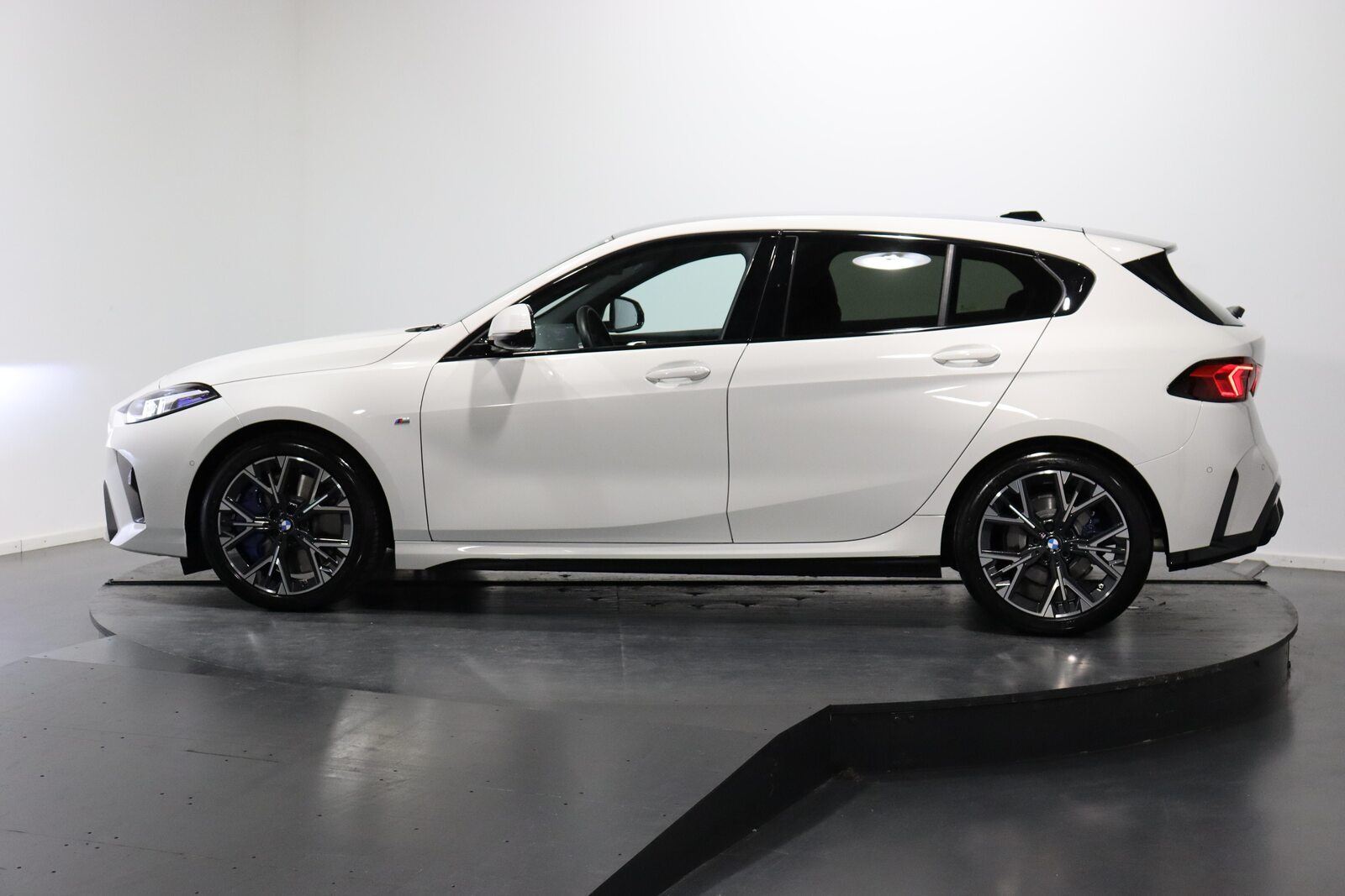 BMW 120i, Hybride léger essence/électrique, Occasion, Automatique - 2