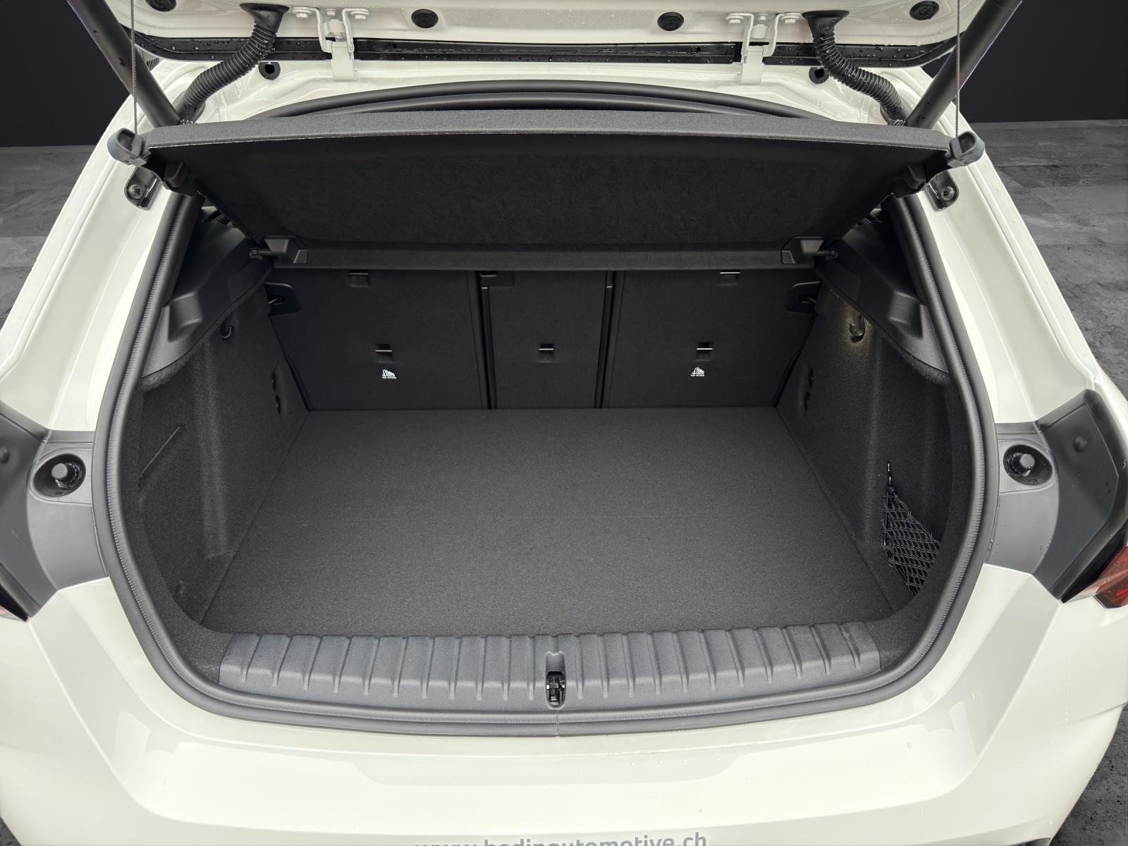 BMW 120i, Mild-Hybrid Petrol/Electric, Ex-demonstrator, Automatic - 6