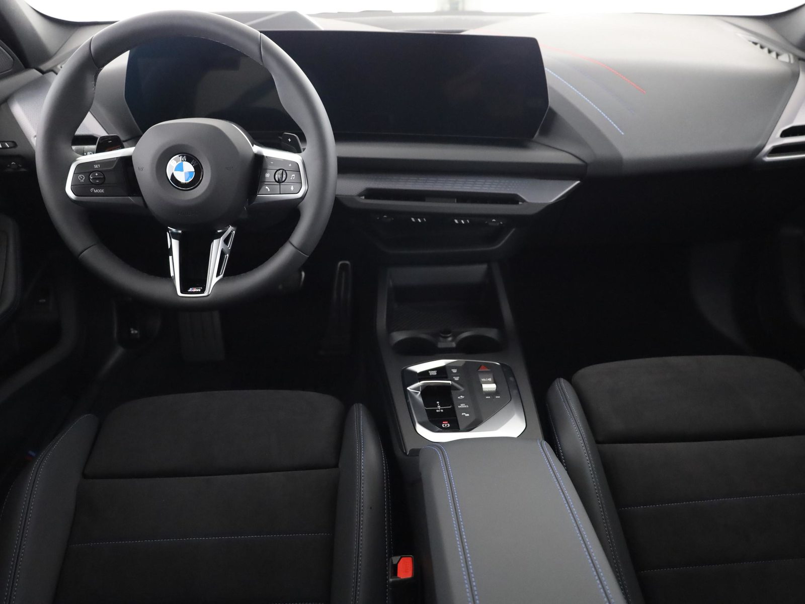 BMW 123 xDrive, Mild-Hybrid Petrol/Electric, New car, Automatic - 6