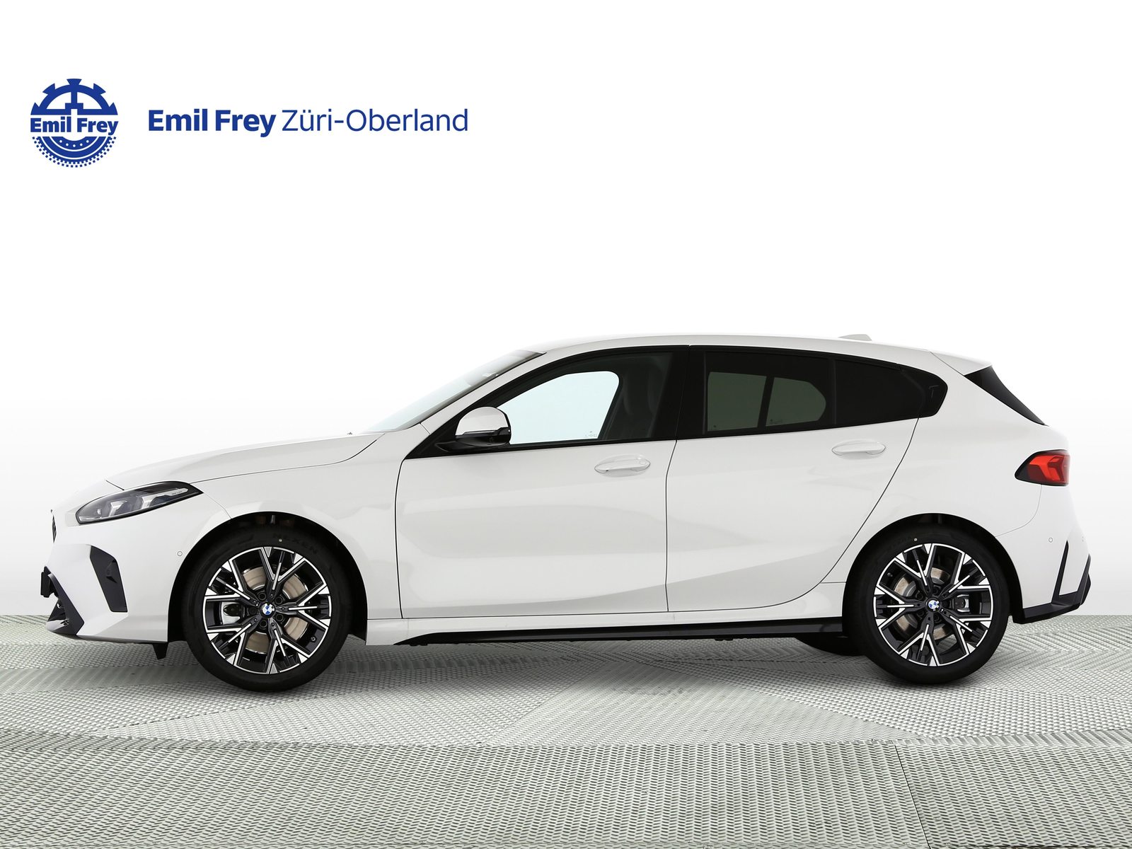 BMW 123 xDrive, Mild-Hybrid Petrol/Electric, New car, Automatic - 2