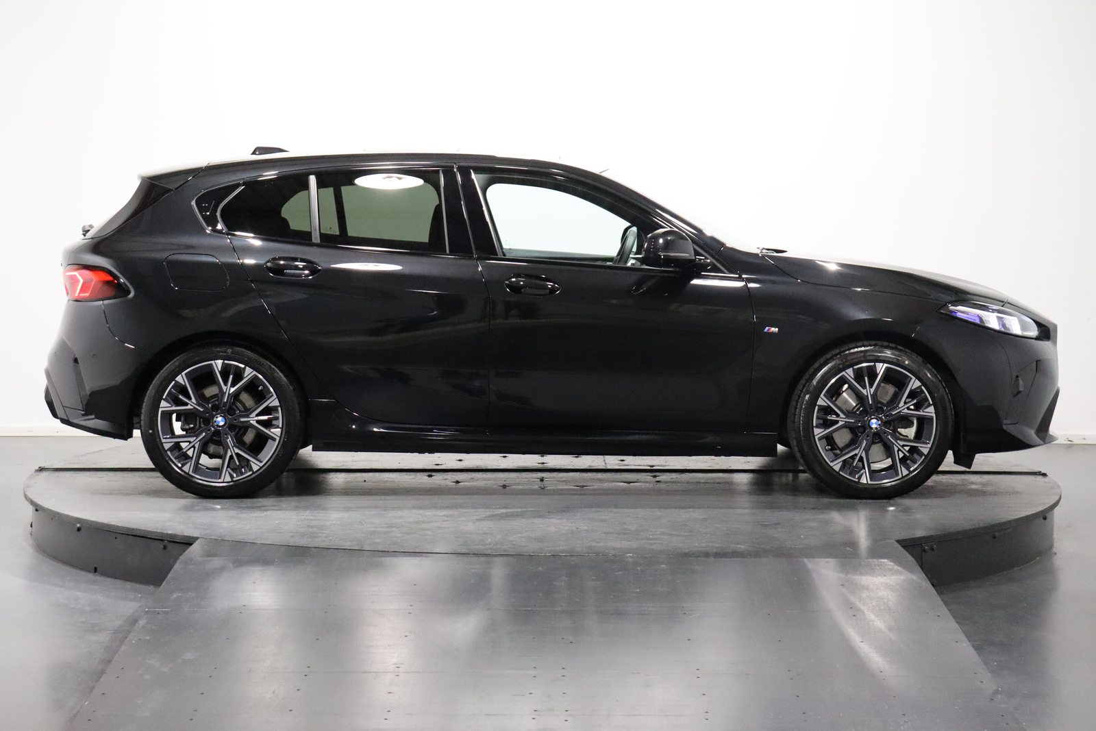 BMW 123 xDrive, Hybride Léger Essence/Électricité, Occasion / Utilisé, Automatique - 4