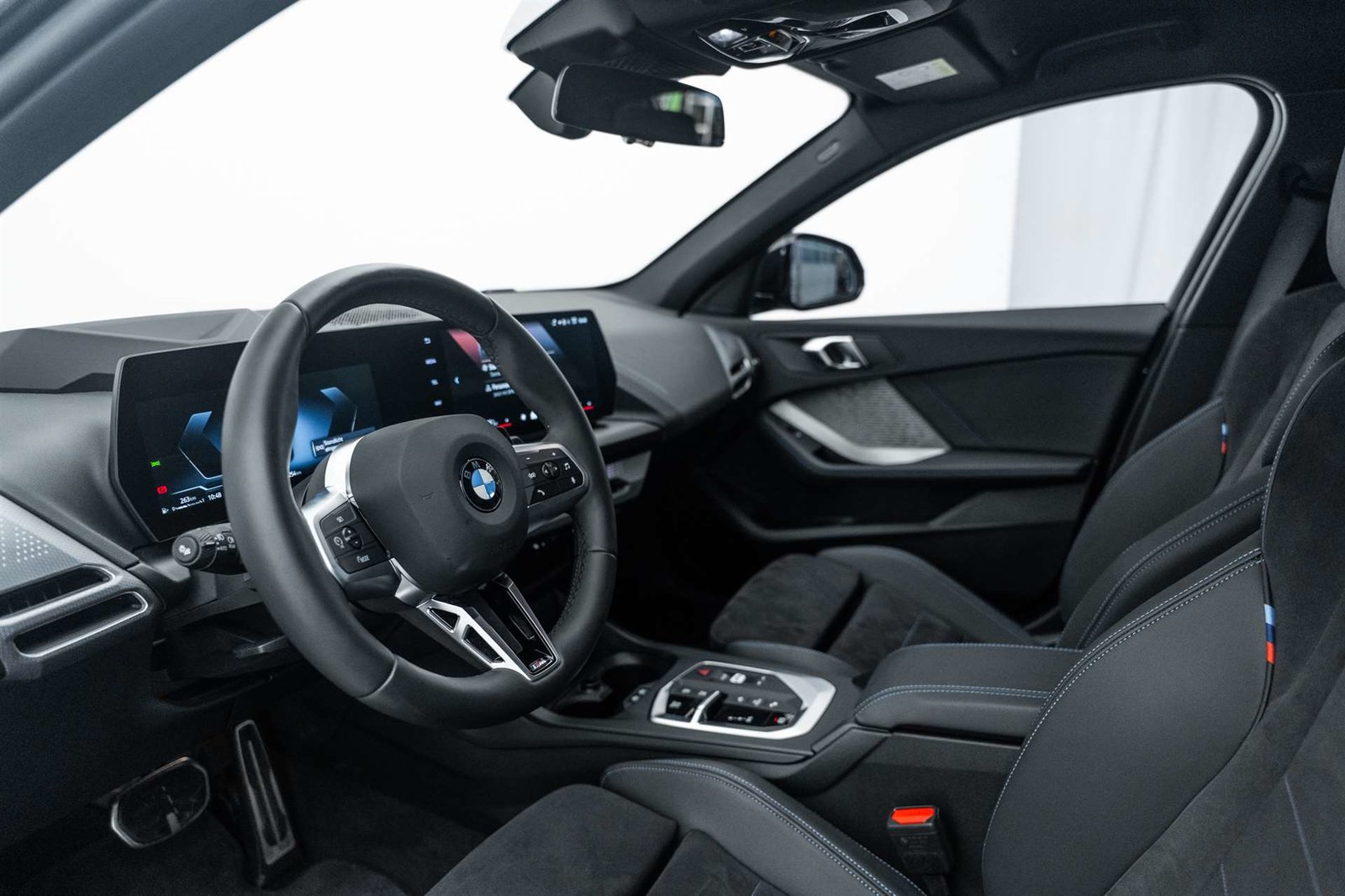 BMW 123 M Sport Steptronic, Mild-Hybrid Petrol/Electric, Second hand / Used, Automatic - 7