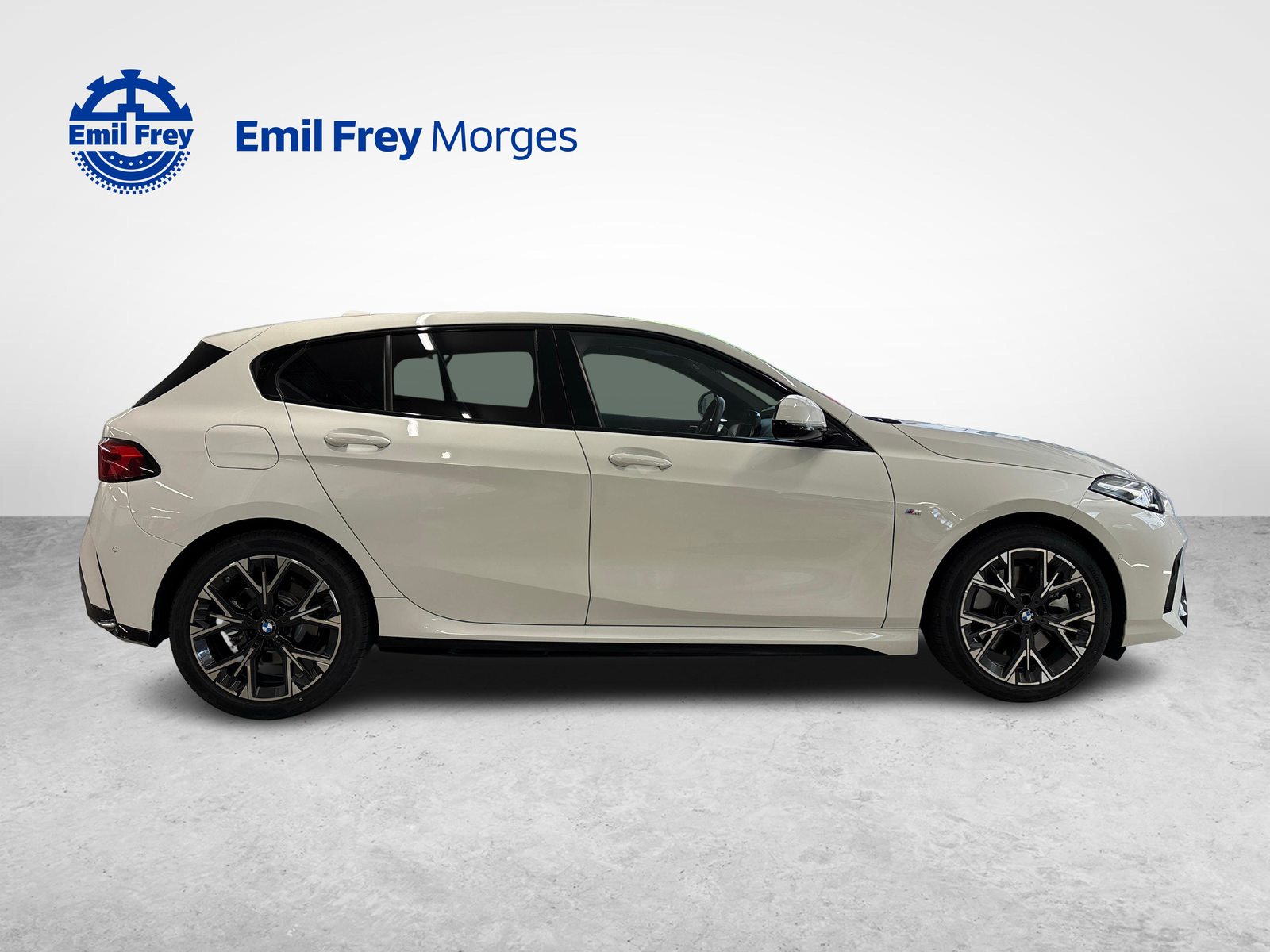 BMW 123 xDrive 48V M-Sport, Mild-Hybrid Petrol/Electric, Second hand / Used, Automatic - 2