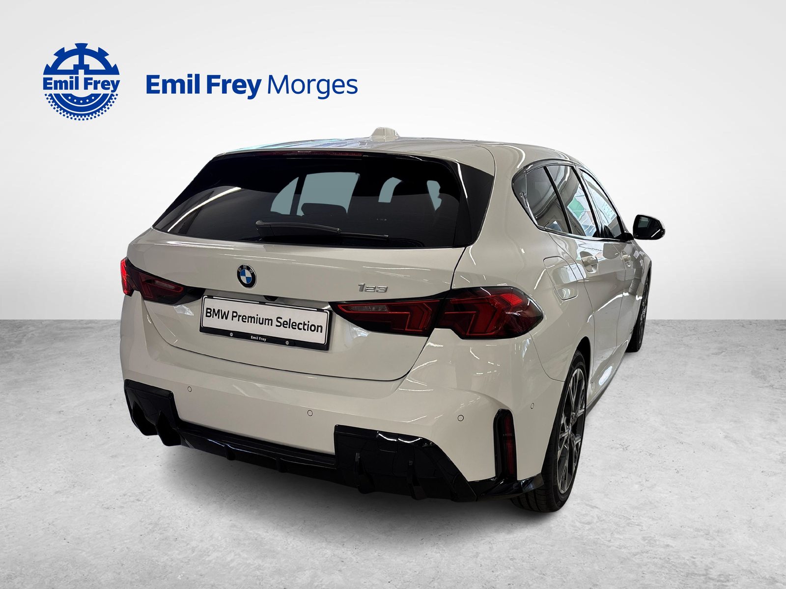 BMW 123 xDrive 48V M-Sport, Mild-Hybrid Petrol/Electric, Second hand / Used, Automatic - 3