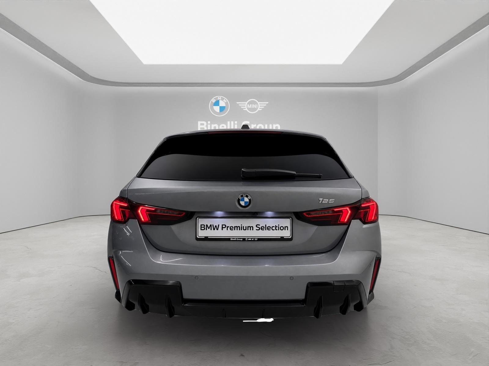 BMW 123 xDrive, Mild-Hybrid Petrol/Electric, Second hand / Used, Automatic - 4