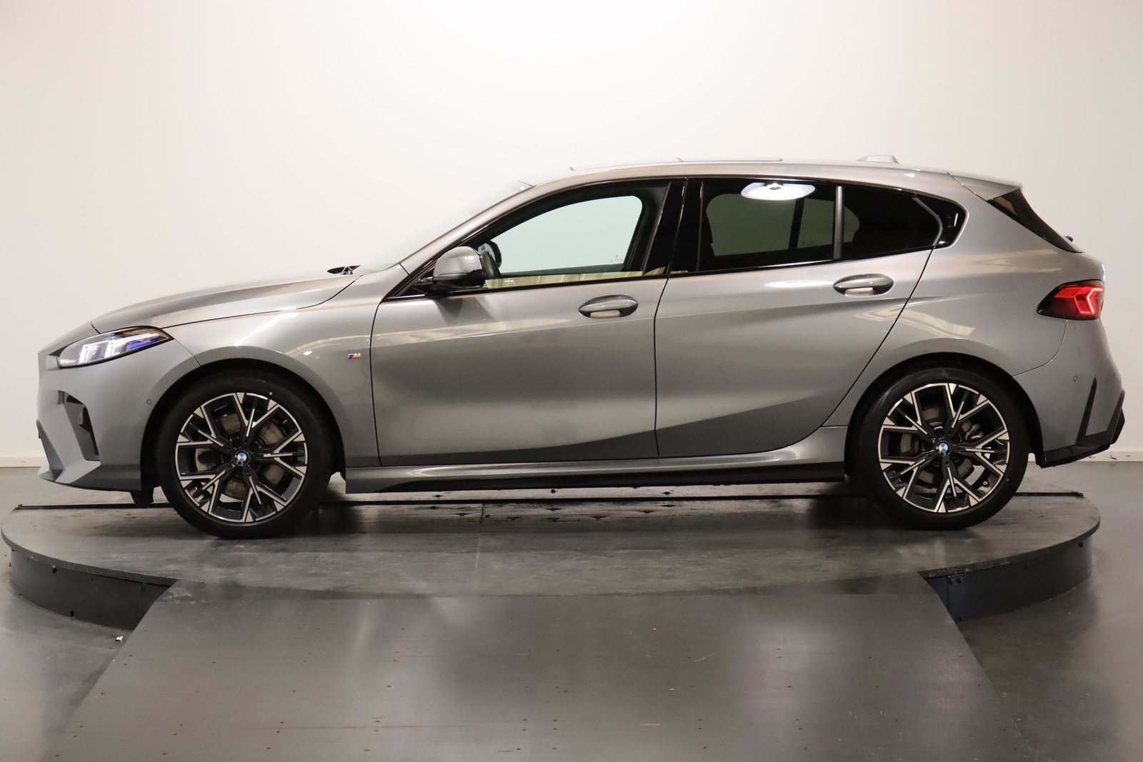 BMW 123 xDrive, Hybride Léger Essence/Électricité, Occasion / Utilisé, Automatique - 2