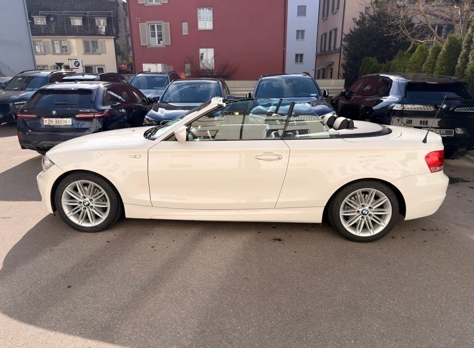BMW 125i Cabrio Steptronic, Benzin, Occasion / Gebraucht, Automatik - 2