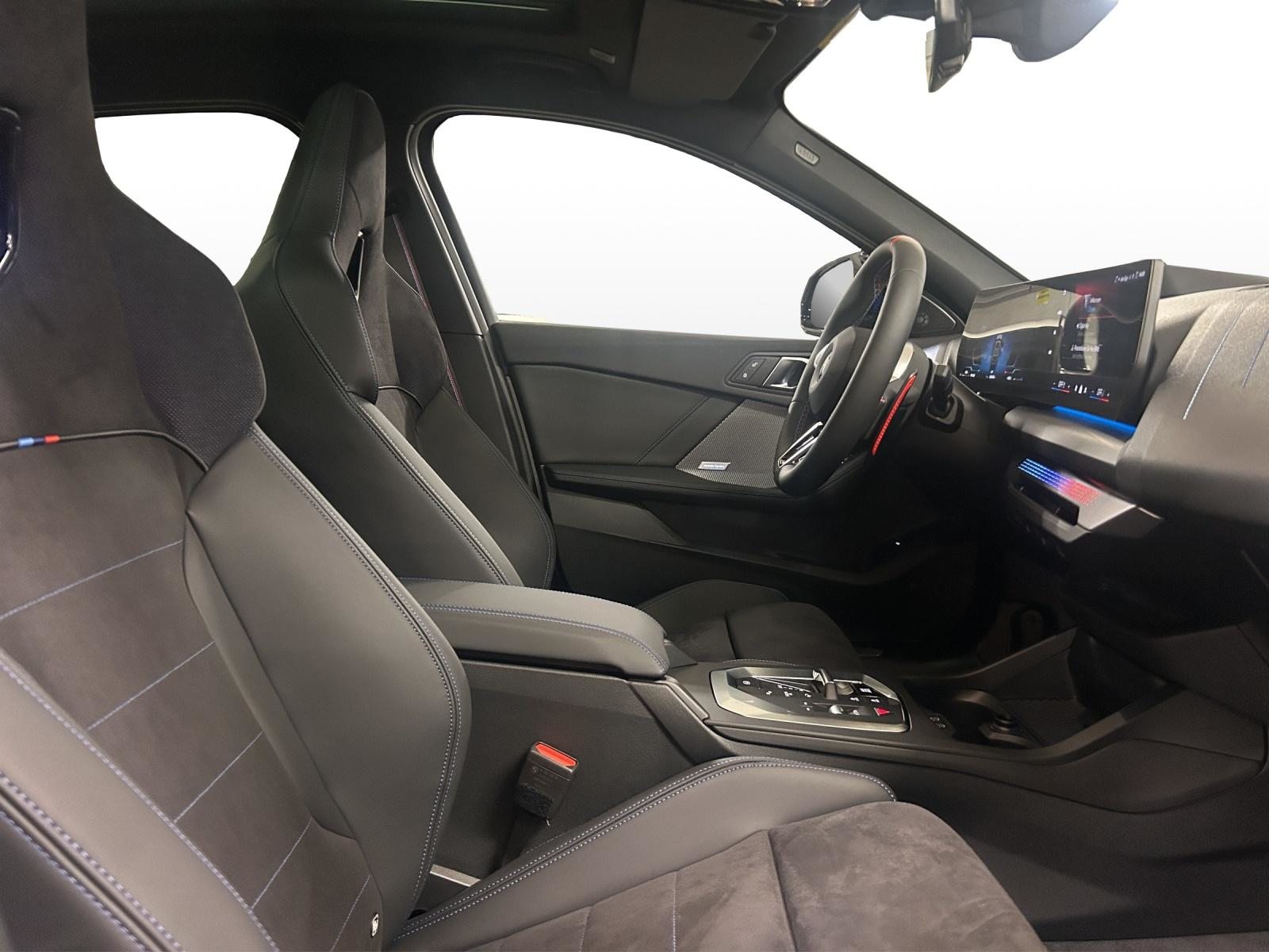 BMW M135i xDrive, Benzin, Neuwagen, Automatik - 5