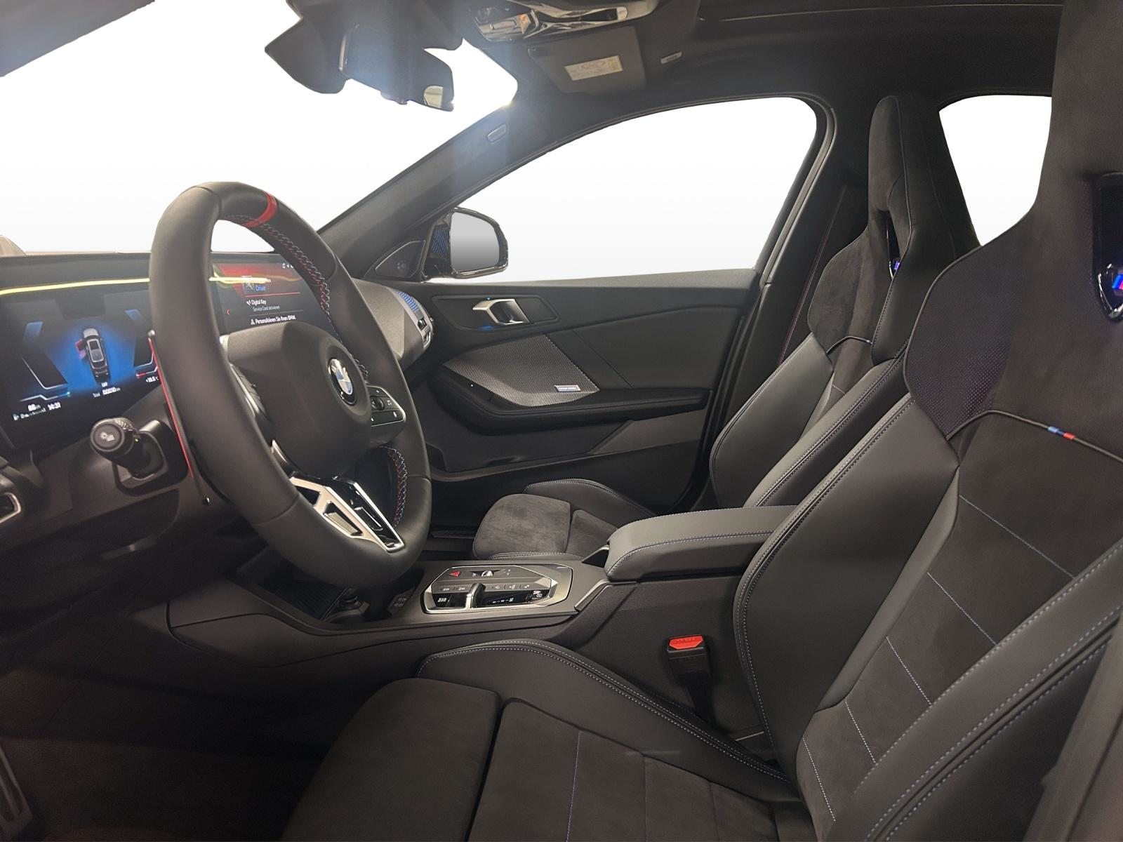 BMW M135i xDrive, Benzin, Neuwagen, Automatik - 7