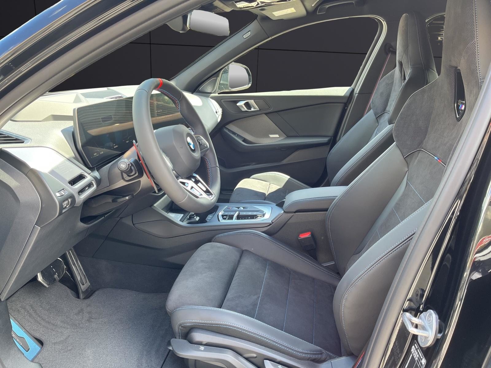 BMW M135i xDrive, Benzin, Neuwagen, Automatik - 2