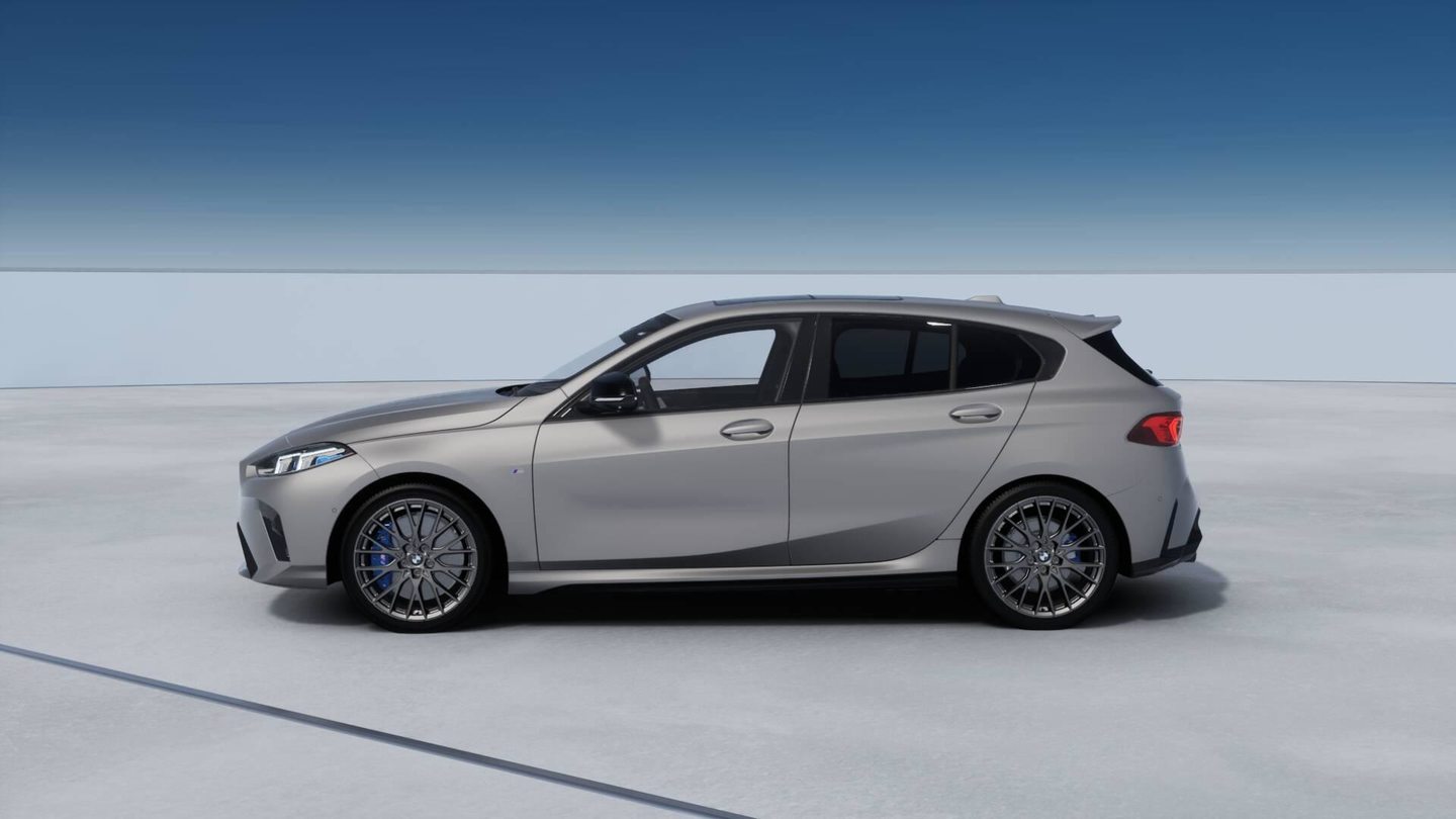 BMW M135i xDrive, Petrol, New car, Automatic - 4