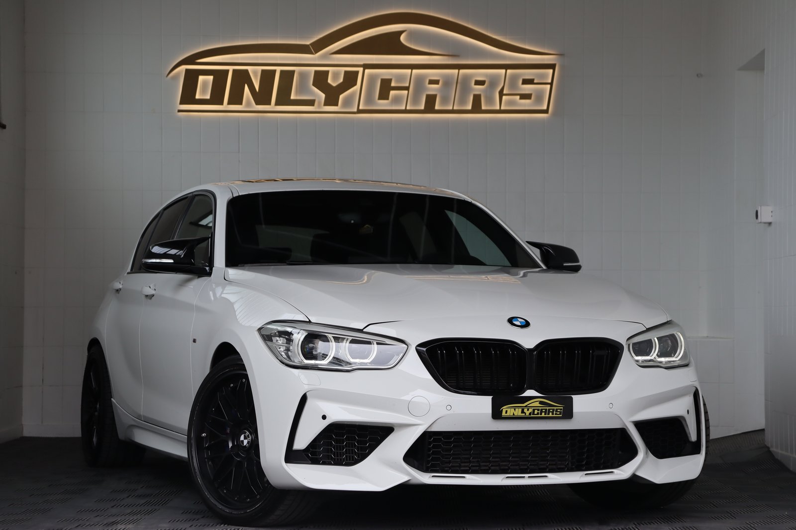 BMW M135i STEPTRONIC ** MILLTEK ** HECKANTRIEB **, Petrol, Second hand / Used, Automatic