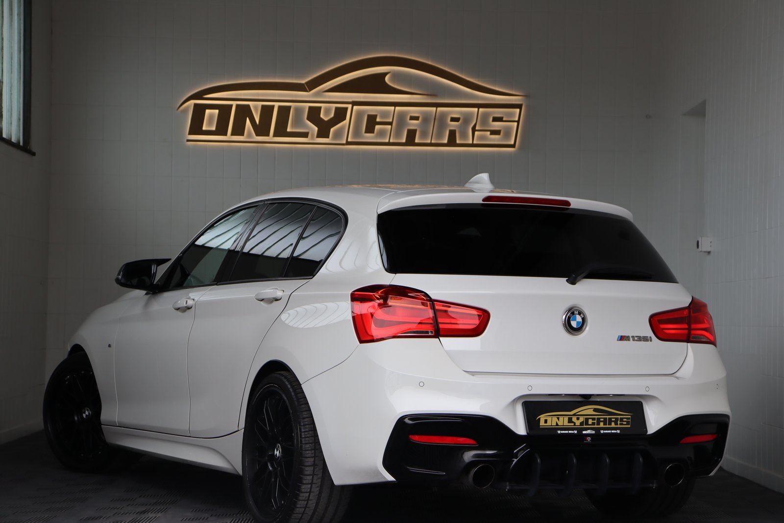 BMW M135i STEPTRONIC ** MILLTEK ** HECKANTRIEB **, Petrol, Second hand / Used, Automatic - 7