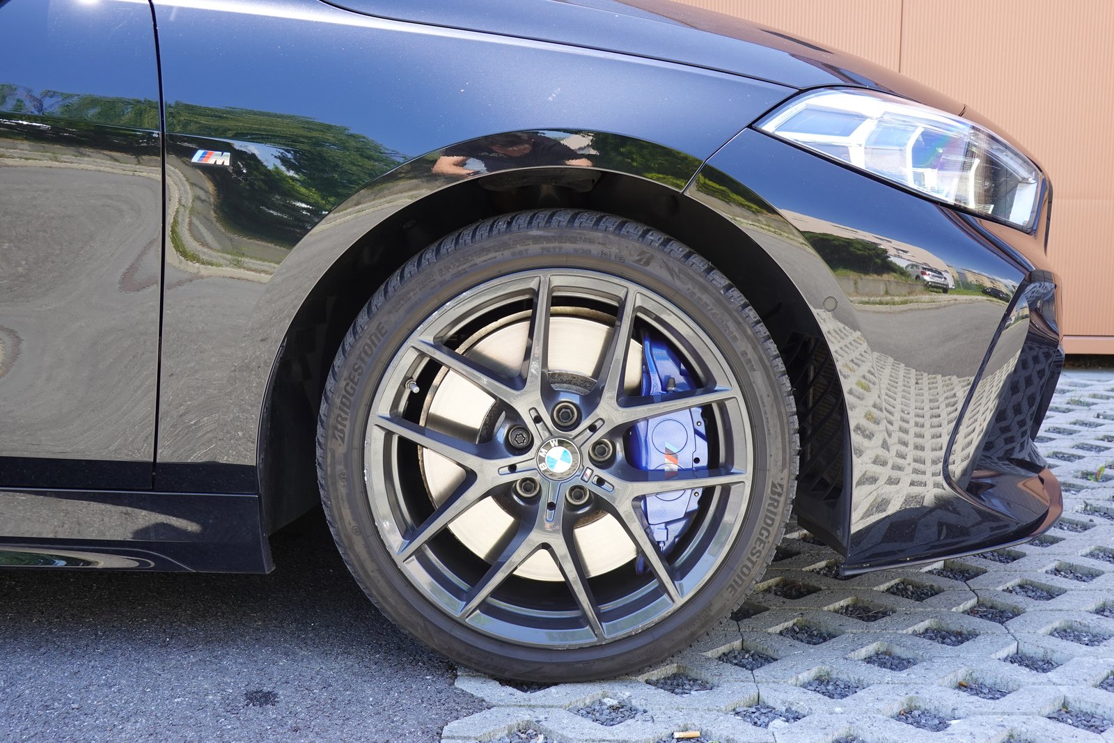 BMW M135i Steptronic - CH Auto * Harman Kardon * Tem, Benzin, Occasion / Gebraucht, Automatik - 5