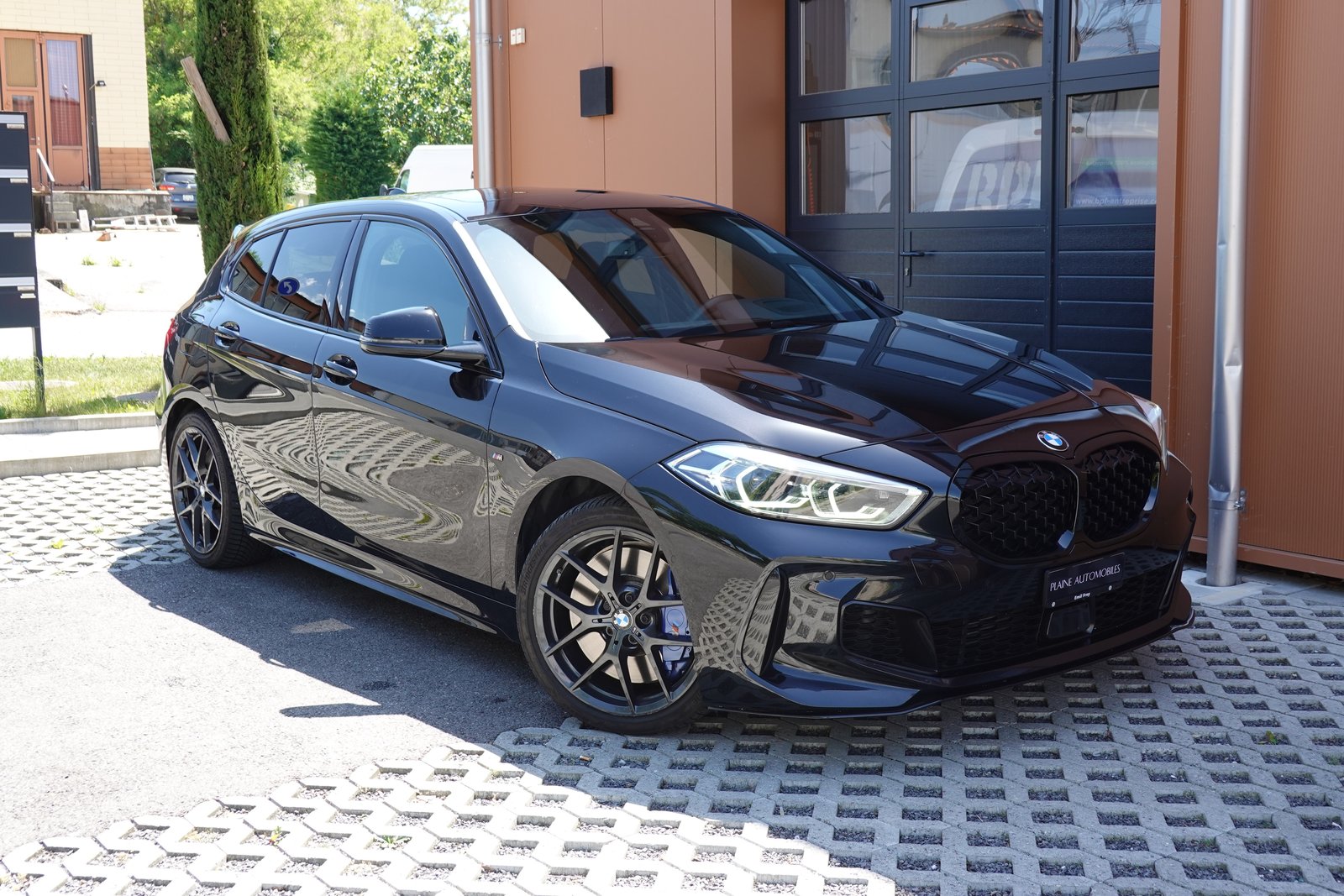 BMW M135i Steptronic - CH Auto * Harman Kardon * Tem, Benzin, Occasion / Gebraucht, Automatik - 7