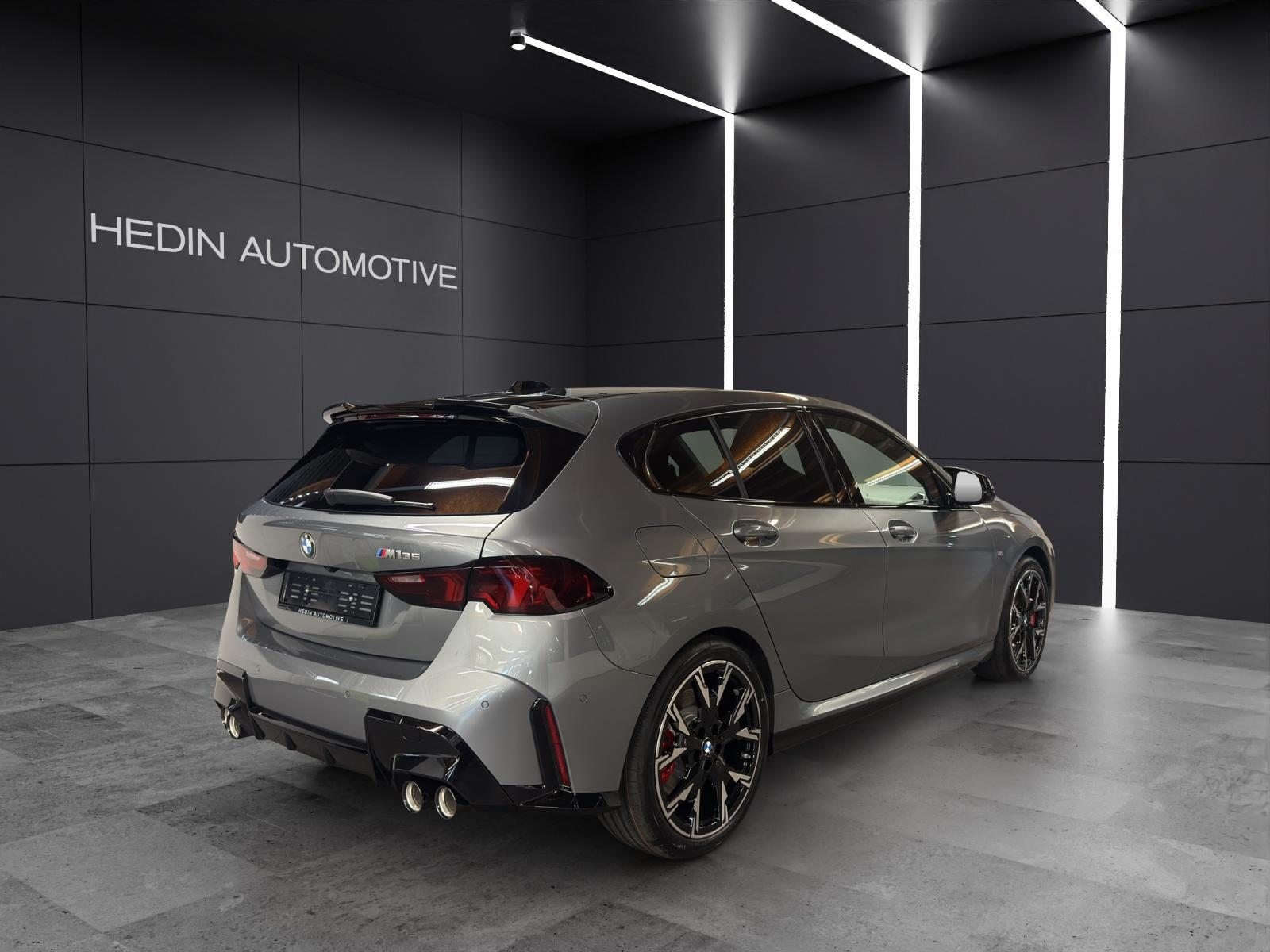 BMW M135i xDrive, Benzin, Vorführwagen, Automatik - 5