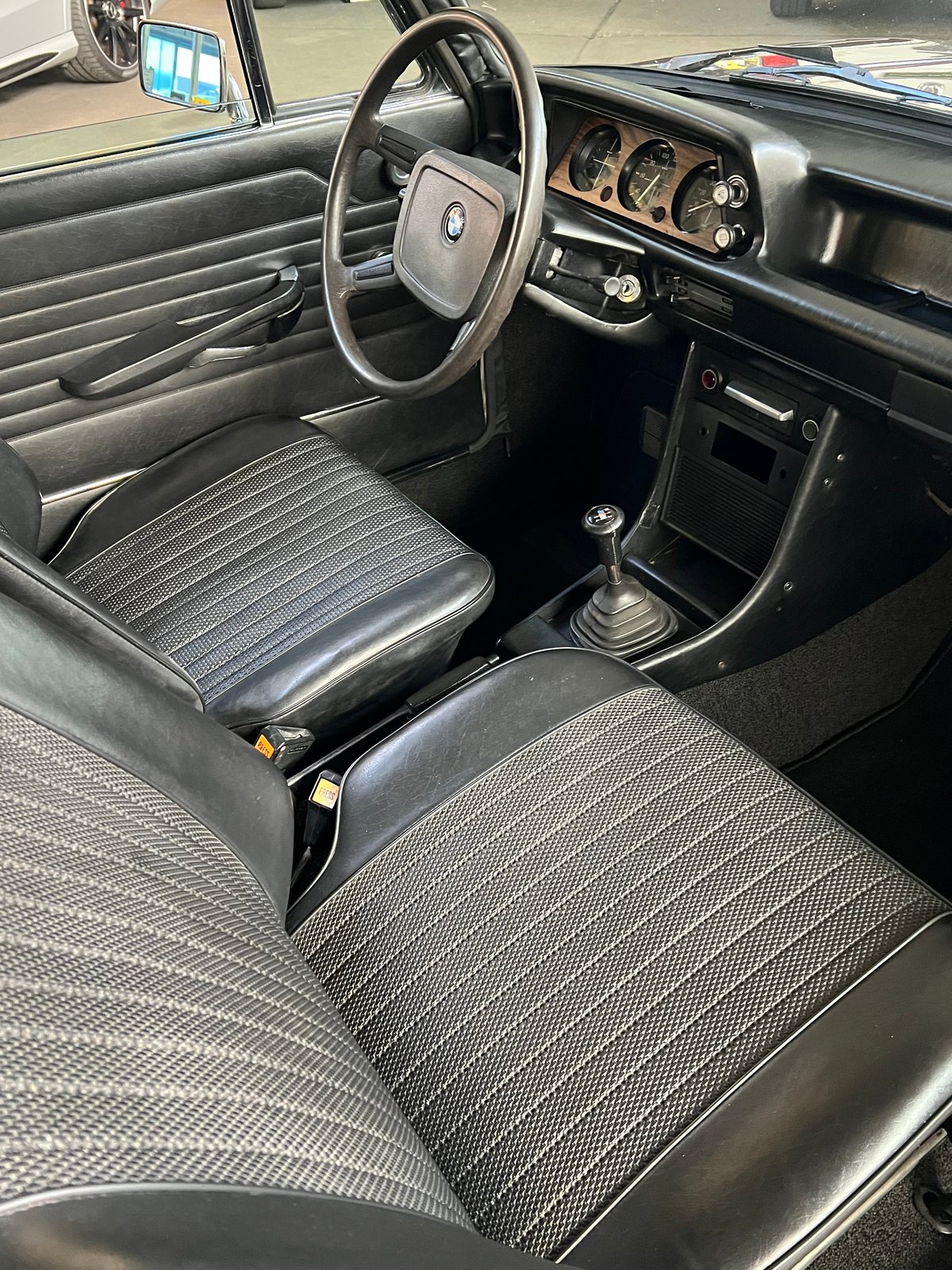 BMW 2002 Limousine *** Peis verhandelbar ***, Benzin, Occasion / Gebraucht, Handschaltung - 4