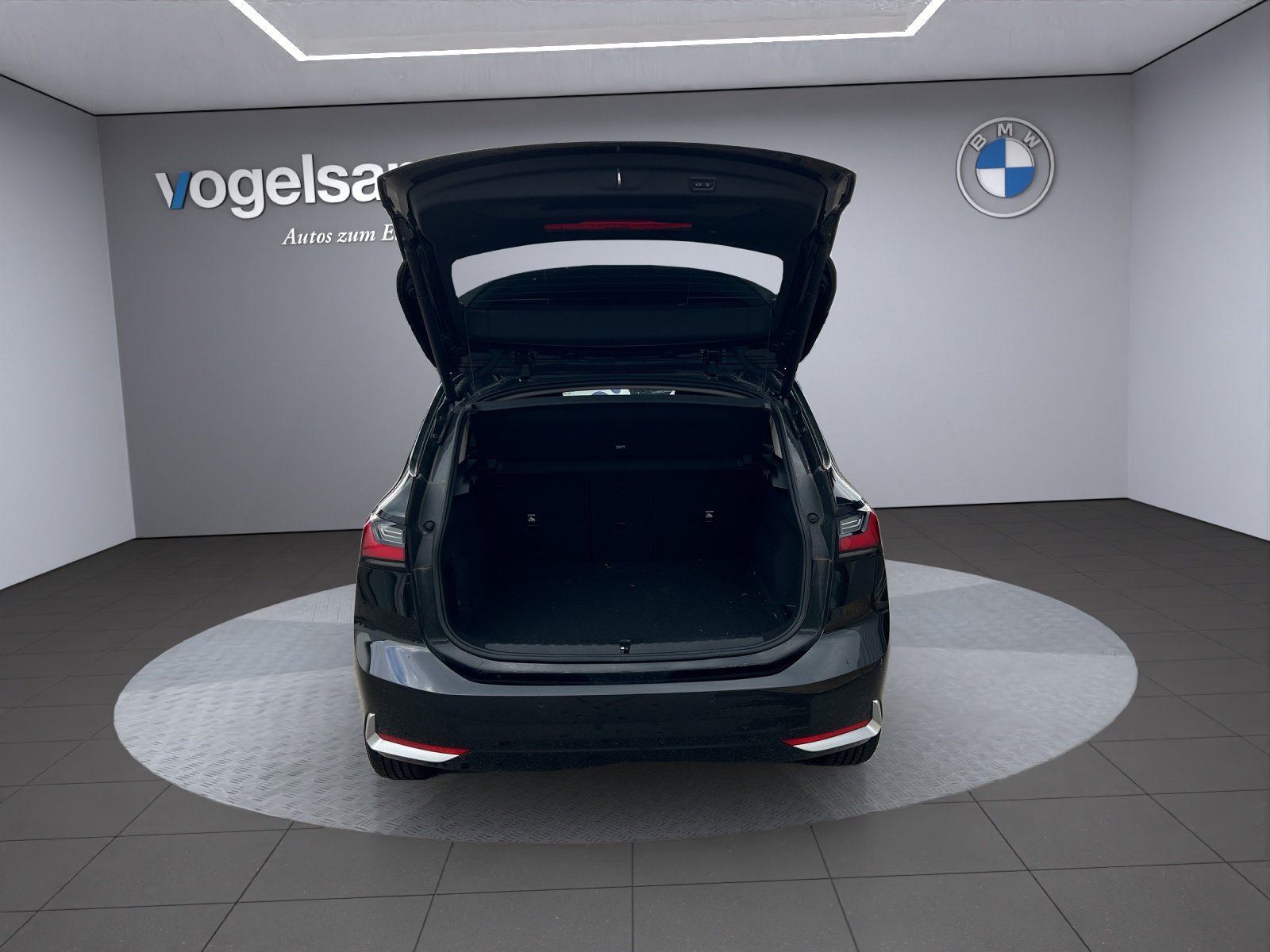 BMW 218d Active Tourer DKG, Diesel, Occasioni / Usate, Automatico - 3