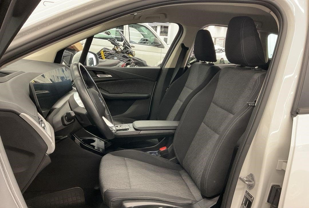 BMW 218i Active Tourer DKG, Benzin, Occasion / Gebraucht, Automatik - 3