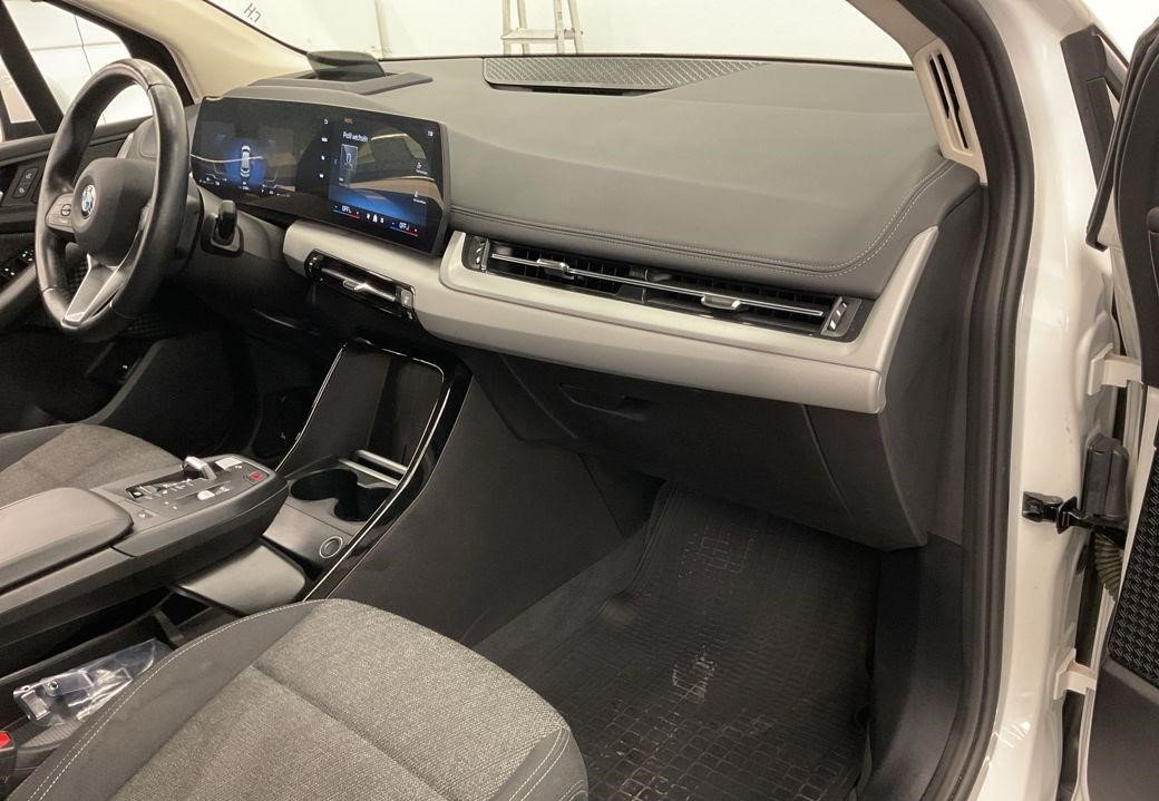 BMW 218i Active Tourer DKG, Benzin, Occasion / Gebraucht, Automatik - 4