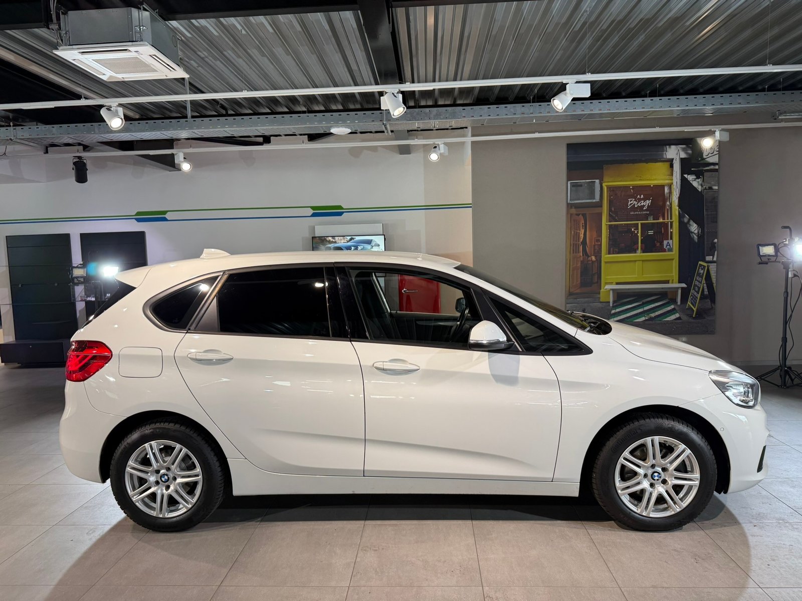 BMW 218d Active Tourer Steptronic, Diesel, Occasion / Gebraucht, Automatik - 7