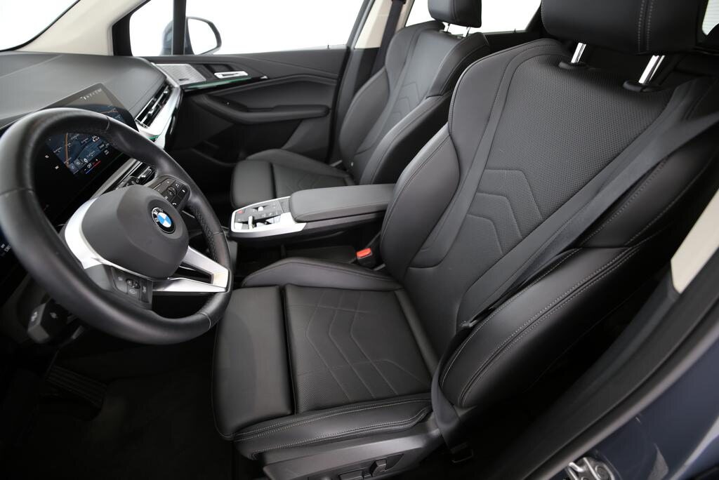 BMW 218i Active Tourer, Essence, Occasion / Utilisé, Automatique - 3