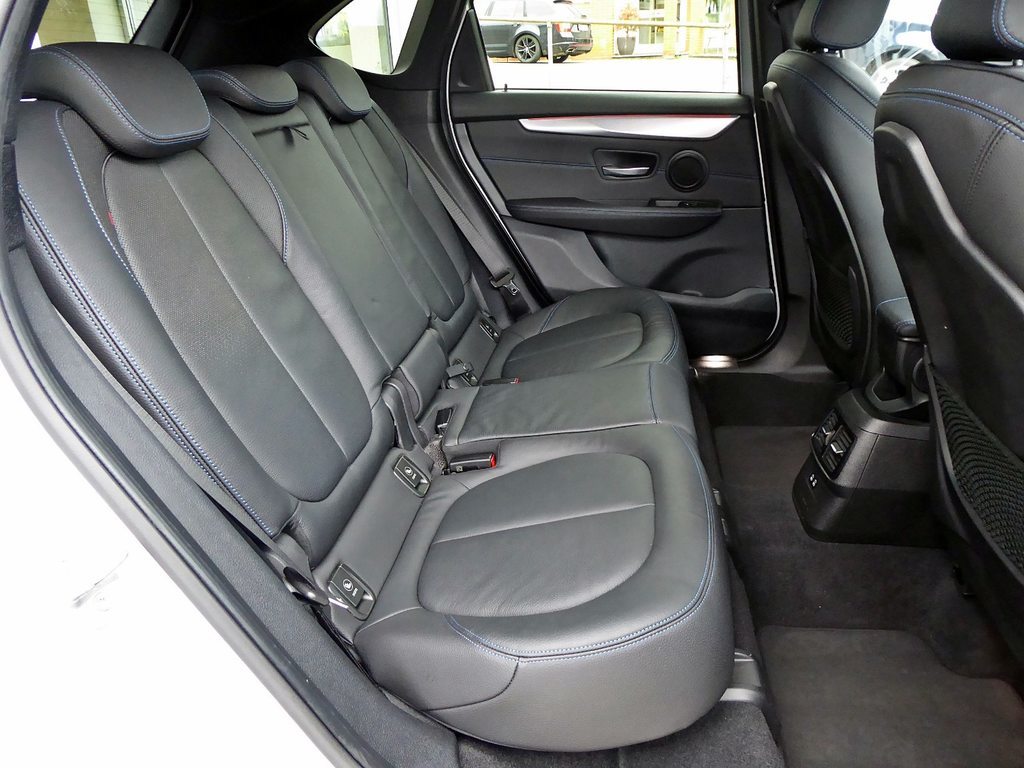 BMW 218d ActiveT MSport, Diesel, Occasion / Utilisé, Automatique - 6